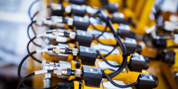 Electricistas Industriales · Instaladores Alta / Baja Tensión Santa Eulàlia de Riuprimer · Instalación de tableros eléctricos, transformadores y generadores