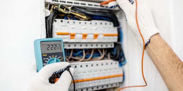 Electricistas Industriales · Instaladores Alta / Baja Tensión Santa Eulàlia de Riuprimer · Diagnóstico y reparación de motores eléctricos y generadores